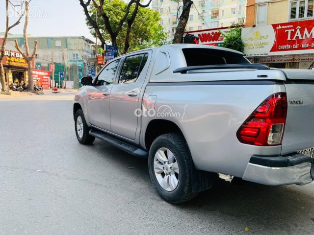 Toyota Hilux 2016 số tự động