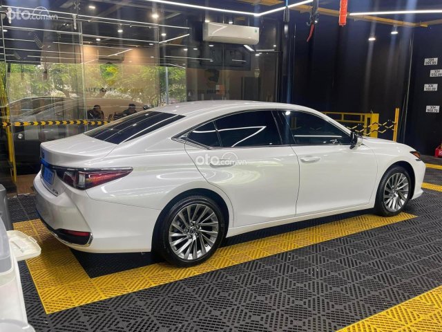 Lexus ES 250 2022