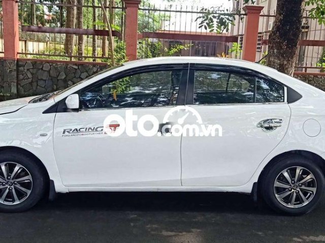 GĐ cần bán gấp Vios 2015 chính chủ ,số sàn,xe đẹp0