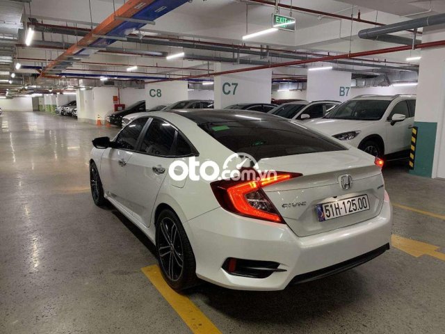 Honda Civic 1.8G 2019 + bảo hiểm Liberty 1 năm