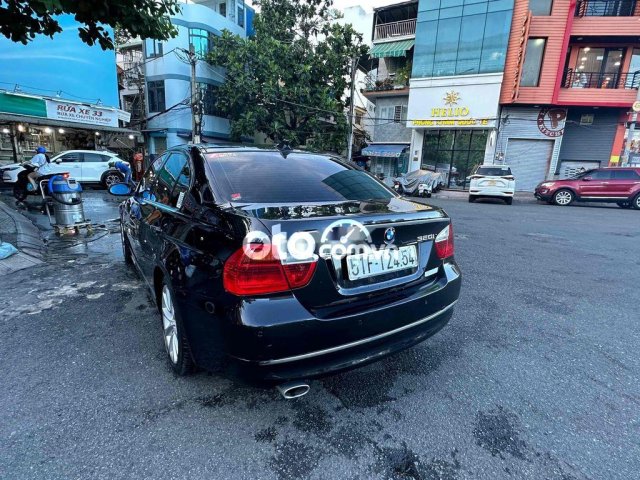 Bán nhanh BMW 320i màu đen0