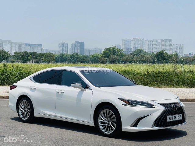 Lexus ES 250 2022 tại Hà Nội