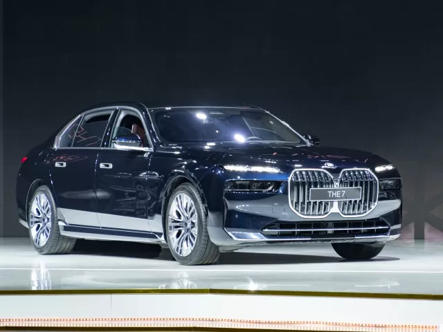 BMW 735i Pure Excellence 20230