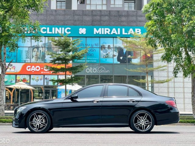 Mercedes-Benz E300 2020 tại Hà Nội