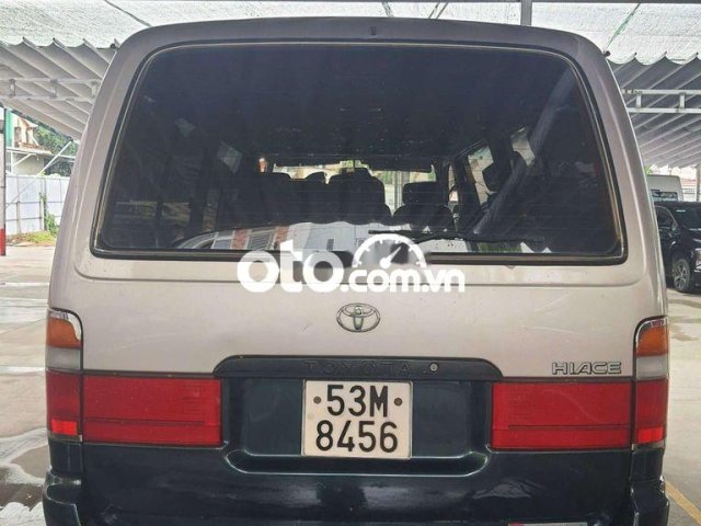 Toyota 12 chổ0