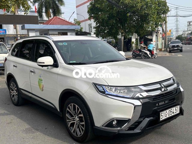 Mitsubishi Outlander 2019 số tự động êm ái