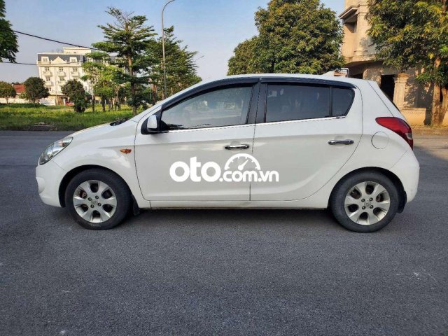 Cần bán hyundai i20 nhập khẩu 20120 Cần bán hyundai i20 nhập khẩu 20120