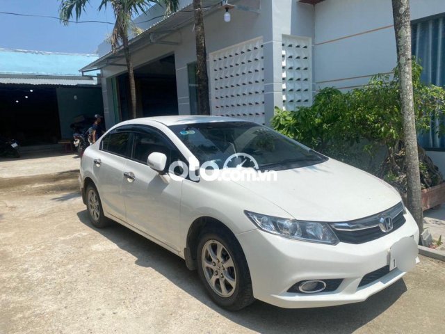 Honda Civic AT 1.8 màu trắng đời 20140