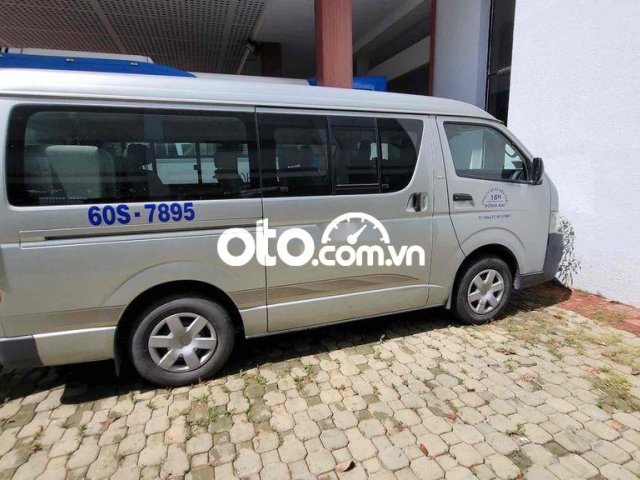 ôtô khách Toyota hiace 16 chỗ tải van 3 chỗ 6 chỗ0