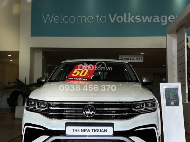 Volkswagen Tiguan trắng 7 Chỗ SUV sẵn xe giao ngay khuyến mãi cưc lớn