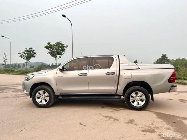 Toyota Hilux 2016 số tự động tại Bắc Giang