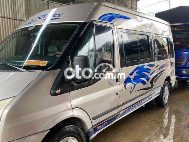 Ford van 6 chỗ 900kg đẹp0