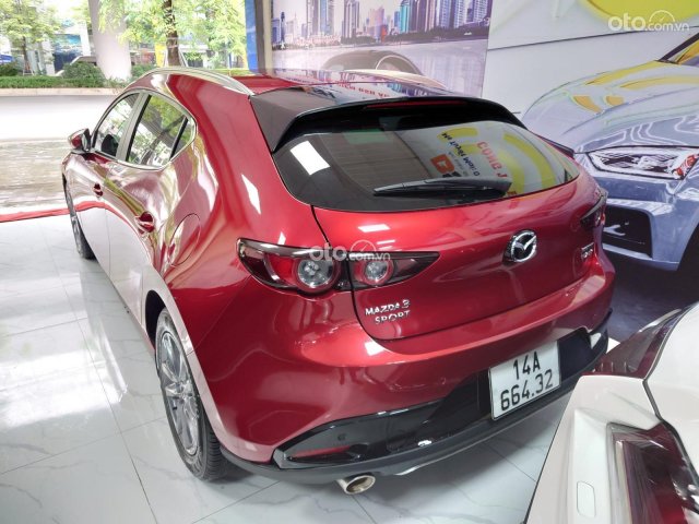 Compra y vende Mazda 3 2020 por 579 millones - 22840245 VND 3 2018 vs 2020 Compra y vende Mazda 3 2020 por 579 millones - 22840245 VND