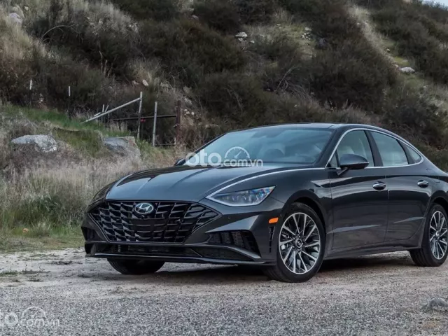 Giá xe Hyundai Sonata mới Giá xe Hyundai Sonata mới.