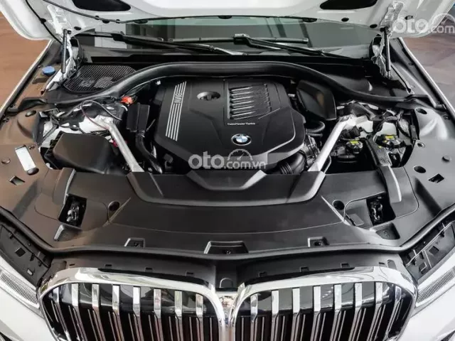 Xe sử dụng động cơ xăng tăng áp I6, 3.0L 1