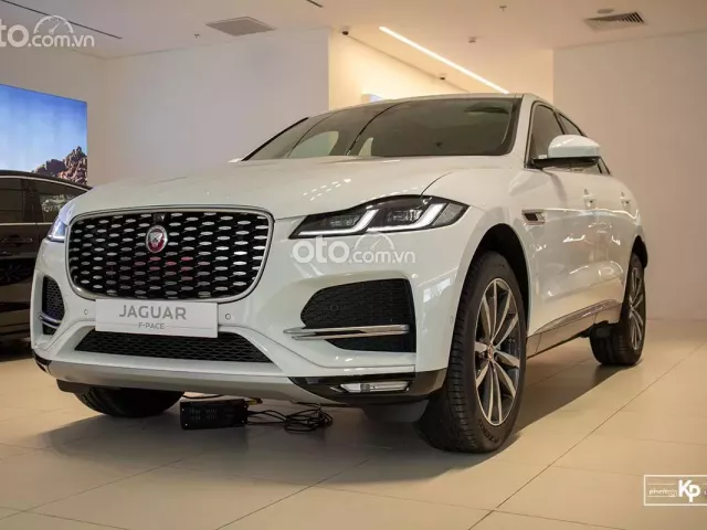 Xe ô tô Jaguar.