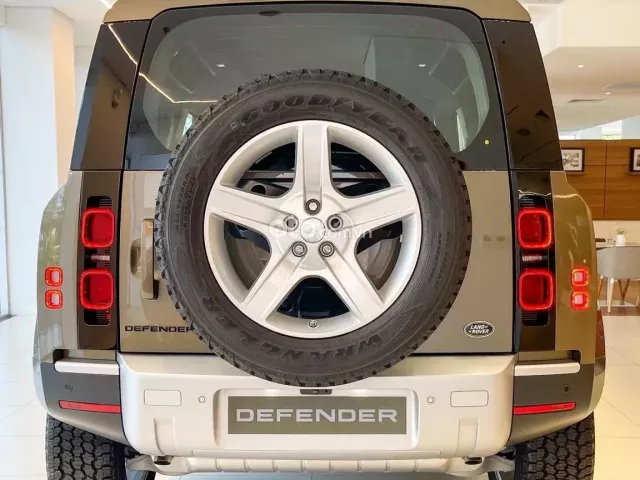 Giá xe LandRover Defender cũ tại Oto.com.vn a2