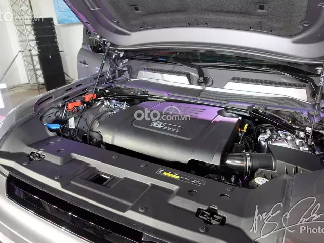 Land Rover Defender mang đến cho khách hàng 2 lựa chọn về động cơ 1