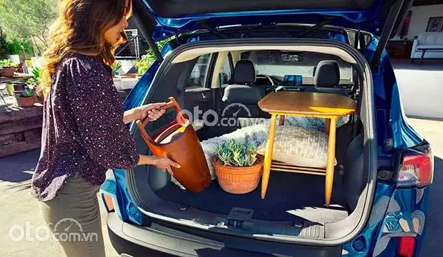Nội thất xe Ford Escape 2020