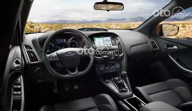 Nội thất xe Ford Focus 2017