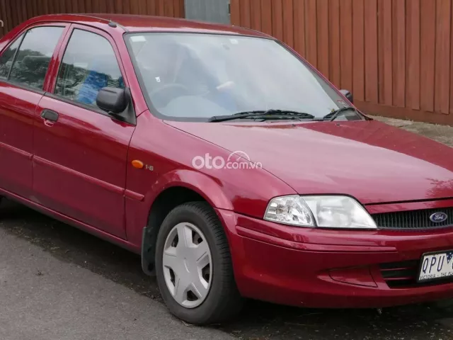 Đánh giá xe Ford Laser 