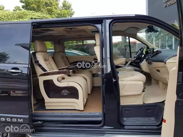 Cùng phân khúc nên chọn Ford Tourneo 2019 hay mẫu xe nào?.