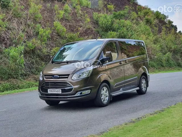 Có nên mua xe Ford Tourneo 2020 cũ không?.