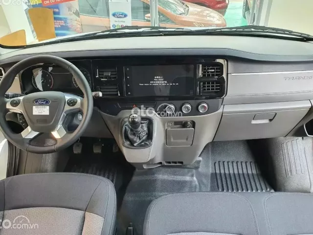 Nội thất xe Ford Transit 2021 1