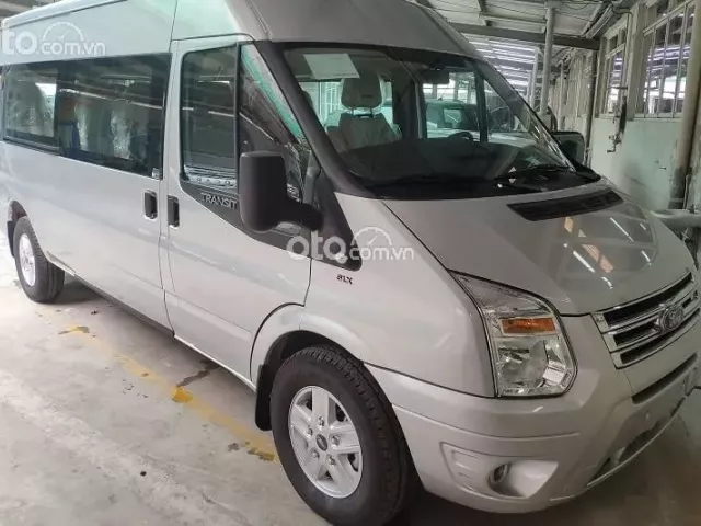 Giá xe Ford Transit mới nhất là bao nhiêu? a2