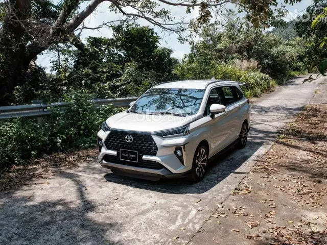 Giá xe Toyota Veloz Cross bao nhiêu? 1