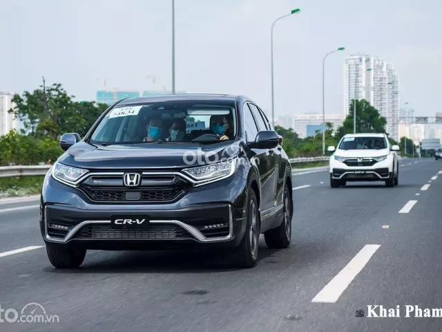Honda CR-V ra nhập thị trường Việt từ rất sớm và trải qua nhiều đợt nâng cấp 1