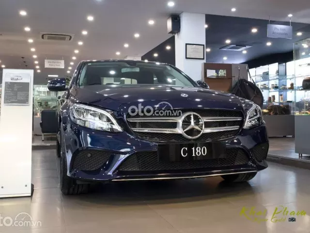 Giới thiệu xe Mercedes-Benz C180 1