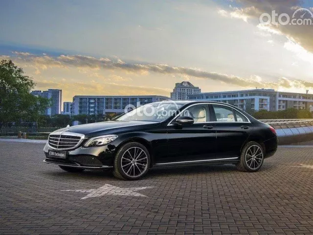 Có nên mua xe Mercedes-Benz C200 2020 cũ? 1