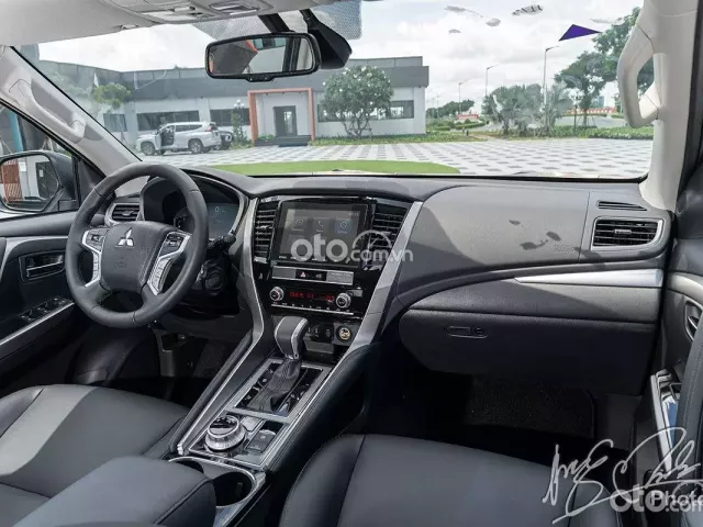 Nội thất xe Mitsubishi Pajero Sport 2020 1