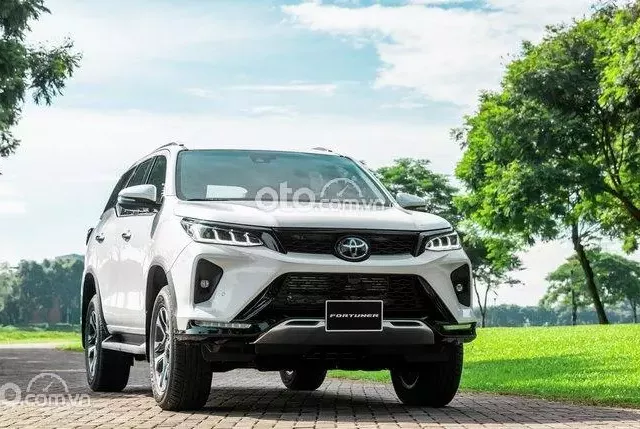 Toyota Fortuner.