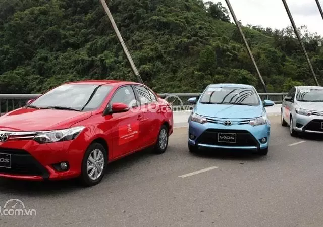 Giá xe Toyota cũ, mới hiện nay.