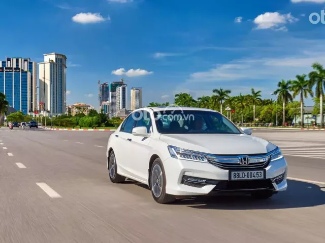 Giá xe Honda Accord 2018 hiện đang ở mức gần 1,2 tỷ đồng