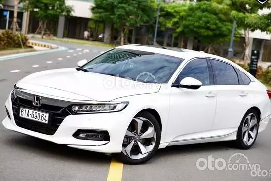 Honda Accord 2021 cũ giúp người dùng giảm áp lực về tài chính khi tiết kiệm một khoản tiền khá lớn 1