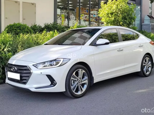 Giới thiệu xe Hyundai Elantra 2018 1