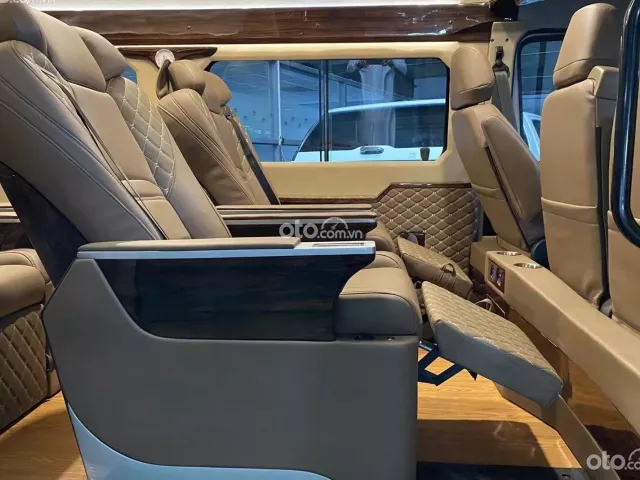 Nội thất xe Hyundai Solati 1