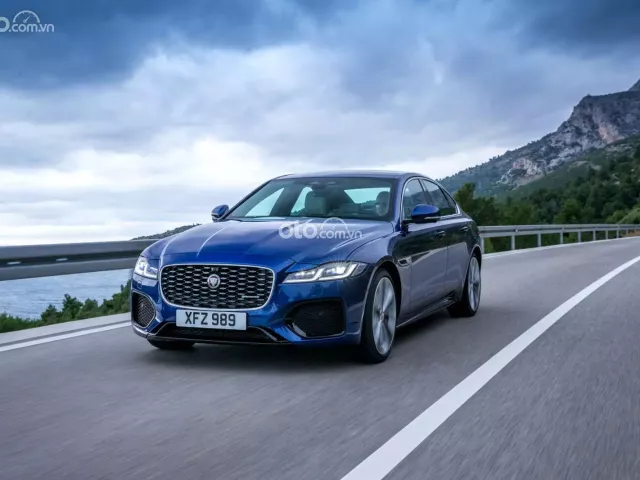 Xe ô tô Jaguar.