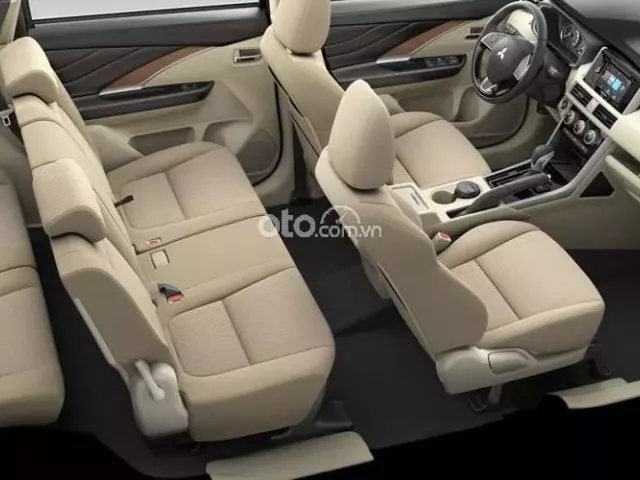 Khoang nội thất rộng rãi của Mitsubishi Xpander 2019 1