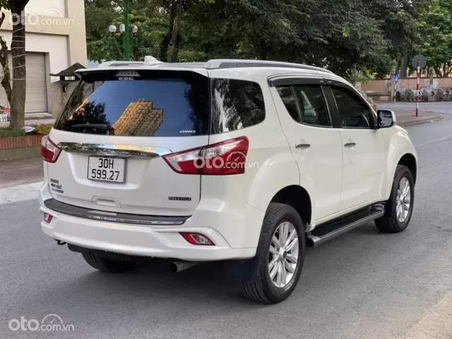 Mua xe Isuzu mu-X 2018 cũ nên chọn bản máy xăng hay dầu?.