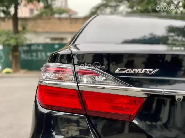 Giá xe Toyota Camry 2018 đã qua sử dụng hiện nay.