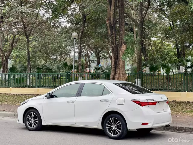 Giá xe Toyota Corolla Altis 2018 tại Oto.com.vn