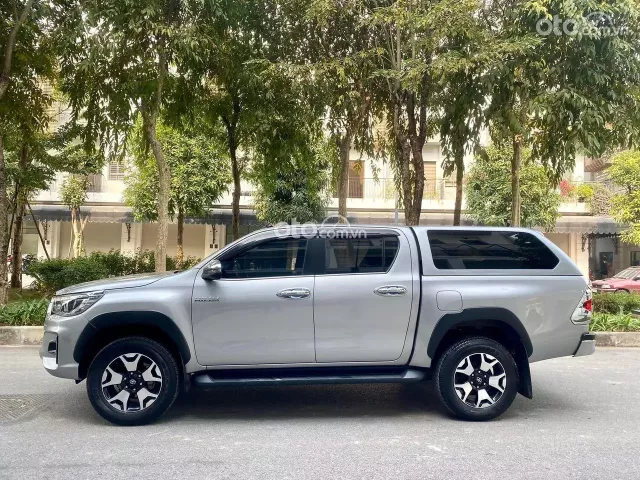 Giá xe Toyota Hilux 2018 hiện nay ...