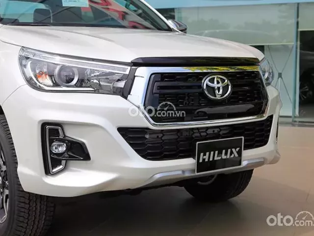 Có nên mua xe Toyota Hilux 2018 cũ không