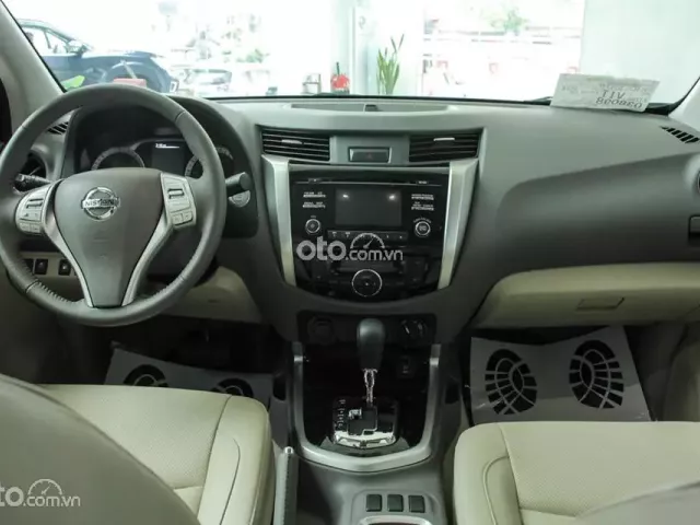 Nội thất hiện đại của Nissan Navara 2018 1