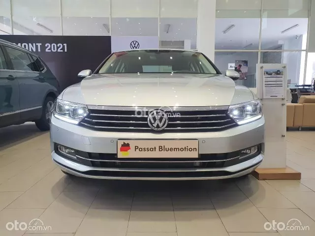 Giá xe Volkswagen Passat cũ, mới hiện nay.
