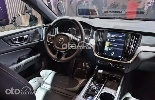 khoang cabin Volvo S60.